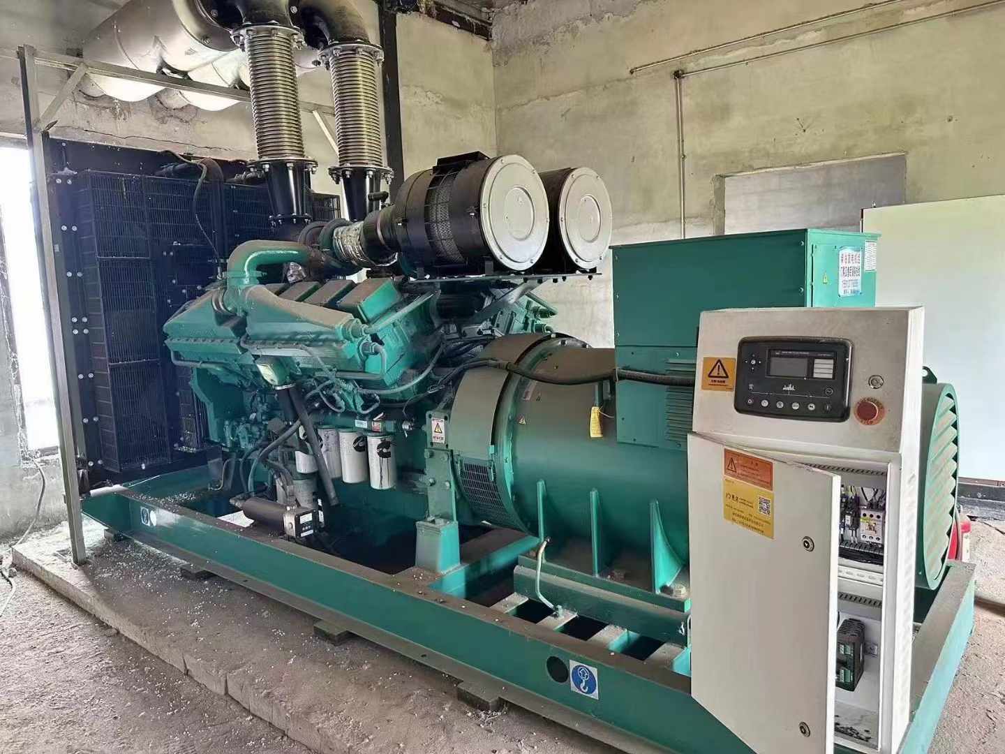 民和无功补偿装置的性能评估需要考虑哪些因素？