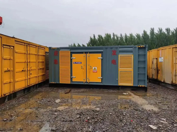 民和柴油发电机如何判断干式空气滤清器是否需要更换？