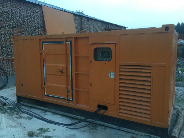 民和发电机组长期使用中,电缆线的敷设路径有哪些要求?